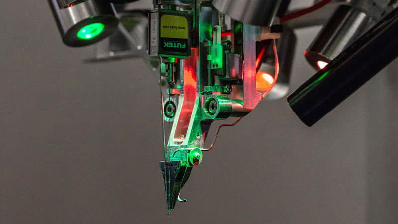 Neuralink’s brain surgery robot.